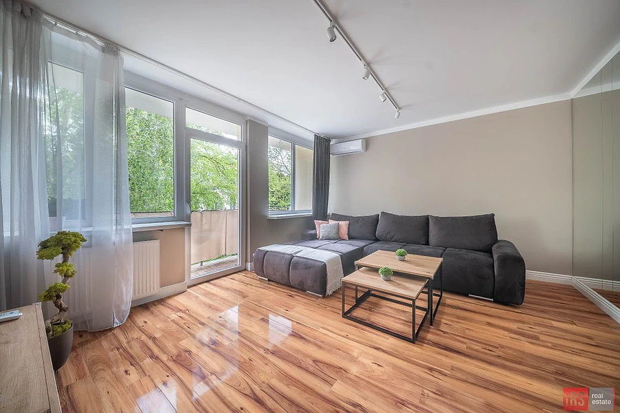 Dwupokojowy apartament 45 m² przy ul. Nowogrodzkiej w Warszawie - zdjęcie 1