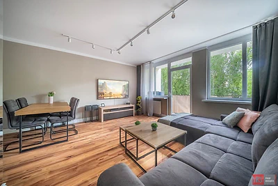 Dwupokojowy apartament 45 m² przy ul. Nowogrodzkiej w Warszawie - miniatura 2