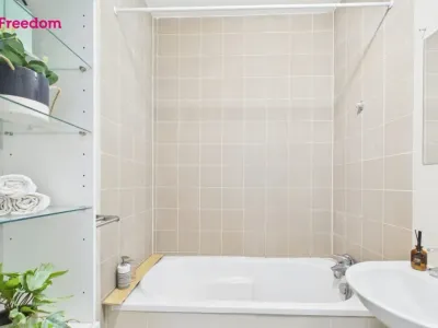 Studio 33 m² z balkonem na wynajem – Warszawa, Śródmieście, Stawki - miniatura 8