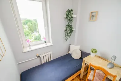 Pokój jednoosobowy przy ul. Olsztyńskiej 5A w Gdańsku - miniatura 2