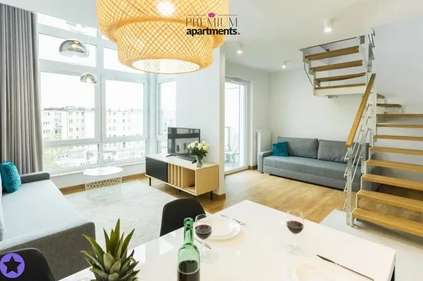 Dwupoziomowy apartament 2-pokojowy w Gdyni Śródmieściu, hala garażowa i komórka - zdjęcie 1