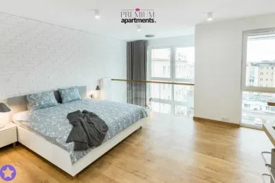 Dwupoziomowy apartament 2-pokojowy w Gdyni Śródmieściu, hala garażowa i komórka - miniatura 10