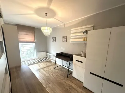 4-pokojowe mieszkanie Gdynia Obłuże, ul. Boisko, balkon i 2 miejsca parkingowe - miniatura 1