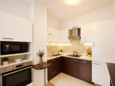 Czteropokojowy apartament na Mokotowie z balkonem, parkingiem i klimatyzacją - miniatura 6