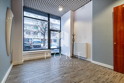 Lokal usługowy 33 m² z dużą witryną w Gdyni Centrum - miniatura 1