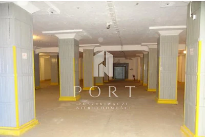 Magazyn 332 m² przy Molo Rybackim w Gdyni, ul. Hryniewickiego - miniatura 3