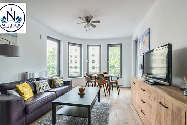 Apartament 2-pokojowy Plac Unii, balkon i garaż, Gdynia Śródmieście - miniatura 1