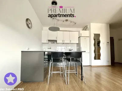 Albatross Towers, 2 pokoje, balkon, miejsce w hali, Gdańsk - miniatura 2