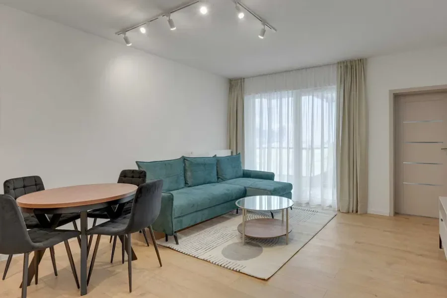 Nowoczesny 2-pokojowy apartament w Pieckach-Migowie z balkonem i garażem - zdjęcie 1