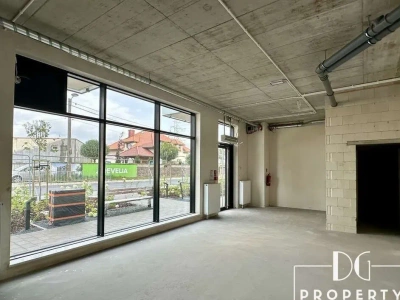 Lokal użytkowy 53 m² przy Metrze Chrzanów na Szeligowskiej z parkingiem - miniatura 1