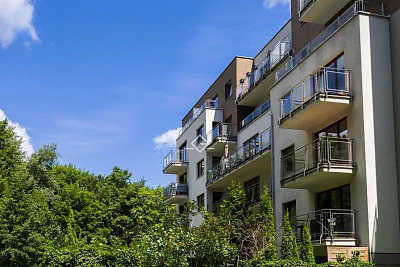 2-pokojowe mieszkanie z oddzielną kuchnią i balkonem – Gdańsk Chełm, Pohulanka - miniatura 8