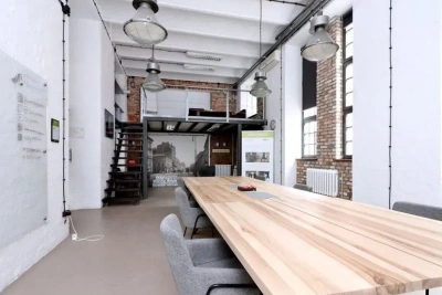 Lokal handlowy i usługowy 109 m² na Pradze-Północ, wejście z ulicy - miniatura 2
