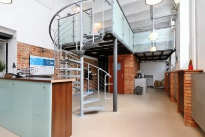 Lokal handlowy i usługowy 109 m² na Pradze-Północ, wejście z ulicy - miniatura 3