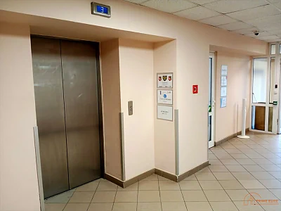 Magazyn 35 m2 z rampą i klimatyzacją – Warszawa Praga-Północ, Jagiellońska - miniatura 2