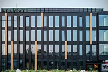 Nowoczesny lokal gastronomiczny 629 m² do wynajęcia – Gdynia Chylonia - miniatura 1
