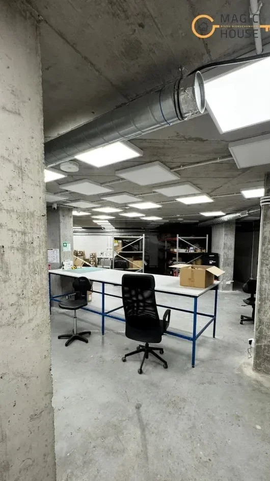 Lokal usługowy 281 m² z magazynem i parkingiem, Letnica - zdjęcie 1