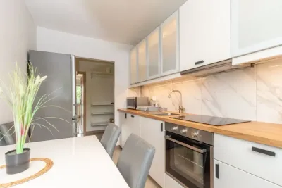 Pokój dwuosobowy 10 m² w 4-pokojowym mieszkaniu przy ul. Fiszera, Gdańsk - miniatura 9