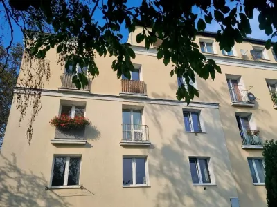 Dwupokojowe mieszkanie 51 m² na ul. Augustyna Necla w Gdyni - miniatura 2
