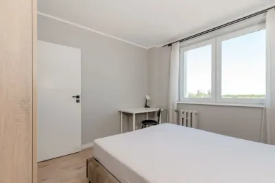 Pokój jednoosobowy w 4-pokojowym mieszkaniu – Jana Pawła II, Gdańsk - miniatura 3