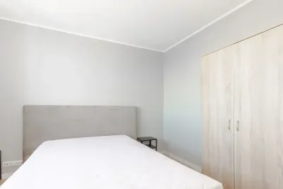Pokój jednoosobowy w 4-pokojowym mieszkaniu – Jana Pawła II, Gdańsk - miniatura 2