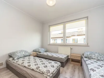 3-osobowy pokój nr 2 – Kokoszki, Gdańsk, ul. Jaśminowy Stok - miniatura 1