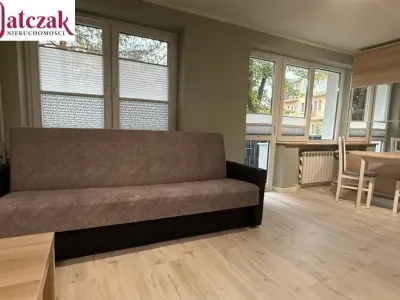 Studio 28 m² po remoncie, Przymorze, ul. Beniowskiego, balkon - miniatura 5