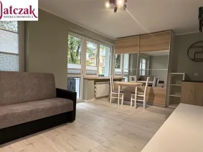 Studio 28 m² po remoncie, Przymorze, ul. Beniowskiego, balkon - miniatura 3