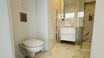 Dwupokojowy apartament z balkonem i miejscem w hali garażowej – Sady Żoliborskie, Warszawa - miniatura 9