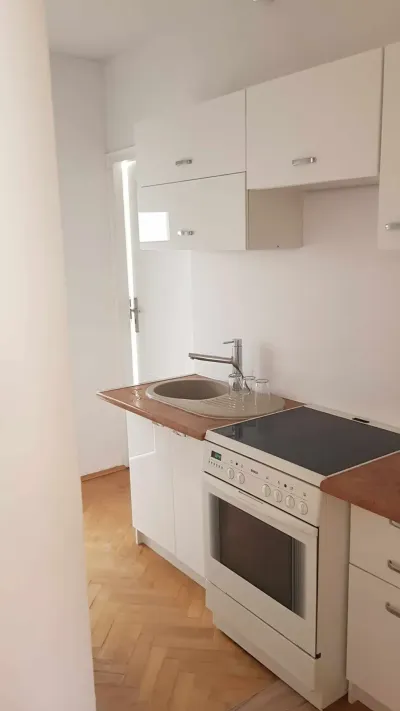 Pokój jednoosobowy do wynajęcia przy ul. Jeleniogórskiej 8 w Gdańsku - miniatura 9