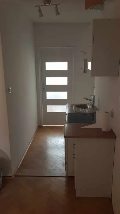 Pokój jednoosobowy do wynajęcia przy ul. Jeleniogórskiej 8 w Gdańsku - miniatura 8