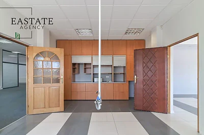 Lokal biurowy 252 m² w Gdyni Chyloni przy ul. Hutniczej z parkingiem - miniatura 10