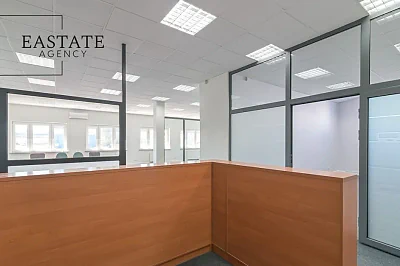 Lokal biurowy 252 m² w Gdyni Chyloni przy ul. Hutniczej z parkingiem - miniatura 2