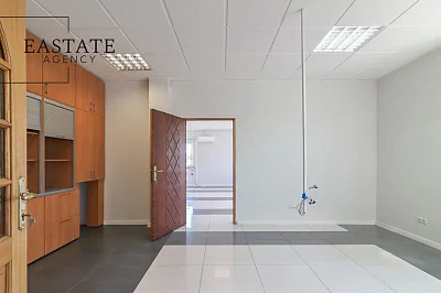 Lokal biurowy 252 m² w Gdyni Chyloni przy ul. Hutniczej z parkingiem - miniatura 8