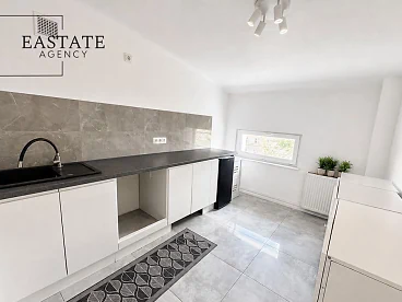 Przestronna kawalerka 54 m² przy metrze Dworzec Gdański, Muranów - miniatura 8