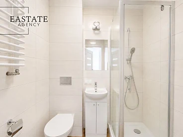 Przestronna kawalerka 54 m² przy metrze Dworzec Gdański, Muranów - miniatura 7