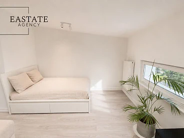 Przestronna kawalerka 54 m² przy metrze Dworzec Gdański, Muranów - miniatura 3