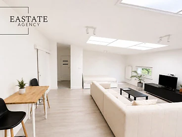 Przestronna kawalerka 54 m² przy metrze Dworzec Gdański, Muranów - miniatura 2