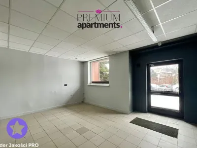 Lokal usługowo-handlowy 100 m2, 2 poziomy, witryna — Gdynia Dąbrowa - miniatura 2