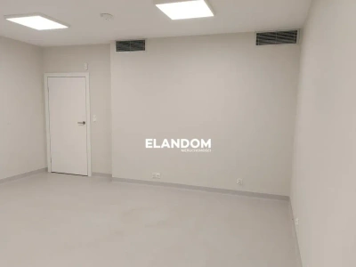 Lokal użytkowy 24 m² w centrum Józefowa, parking - miniatura 8