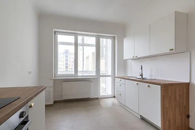 Dwupokojowy apartament 77 m² przy ul. Świętojańskiej w Gdyni - miniatura 1
