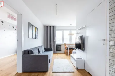 3-pokojowe mieszkanie po remoncie z balkonem – Gdańsk Siedlce - miniatura 1