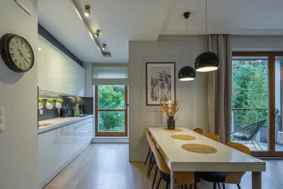 Apartament 4-pokojowy na wynajem | Gdańsk Brzeźno, 500 m od plaży, widok na las - miniatura 5