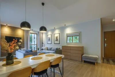 Apartament 4-pokojowy na wynajem | Gdańsk Brzeźno, 500 m od plaży, widok na las - miniatura 4