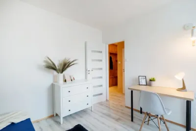 Pokój jednoosobowy przy ul. Kołobrzeskiej 65B w Gdańsku - miniatura 4