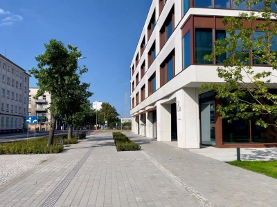 Lokal biurowy 220 m² na parterze przy marinie w Gdyni - miniatura 1