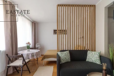 Kawalerka 26 m² przy Rondzie ONZ, balkon, parking, Warszawa - miniatura 1