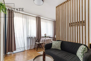 Kawalerka 26 m² przy Rondzie ONZ, balkon, parking, Warszawa - miniatura 2