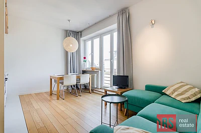 Dwupokojowe mieszkanie 40 m² na wynajem – Ochota, ul. Józefa Mianowskiego - miniatura 1