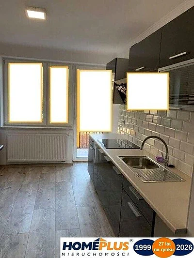 Dom wolnostojący 350 m² z 13 pokojami i dużym parkingiem - Wołomin - miniatura 2