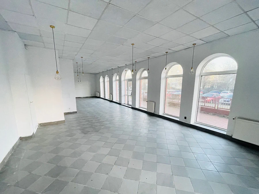 Lokal użytkowy 100 m² na Gocławiu przy ul. Umińskiego - zdjęcie 1